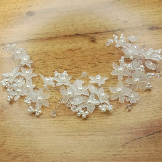 Boho-chic Bridal Hair Vine of Pearl Wreath Amravati