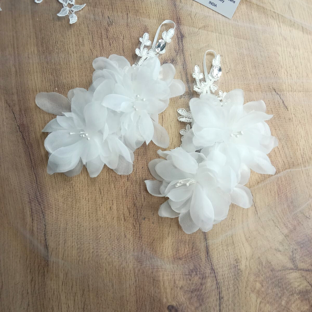 Wedding gloves Meral (Pipra Kalan)