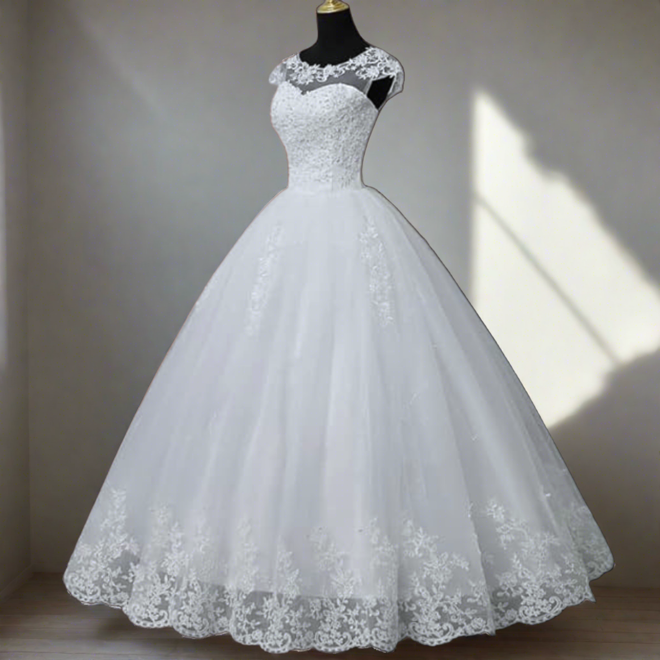 GownLink White Wedding Ball Gown with Round Neck Style GLGFO42LACE