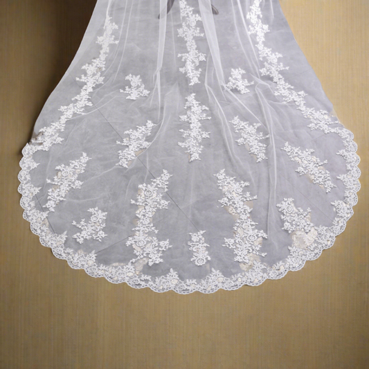 "Whispers of Happiness White Lace patch Veil for Christian and Catholic" Morbi