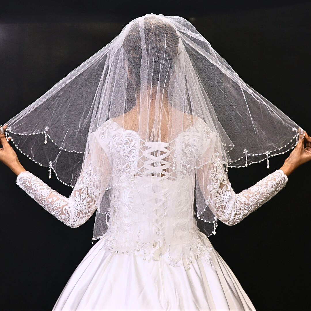 Embroidered Roman wedding veil in Karnatak