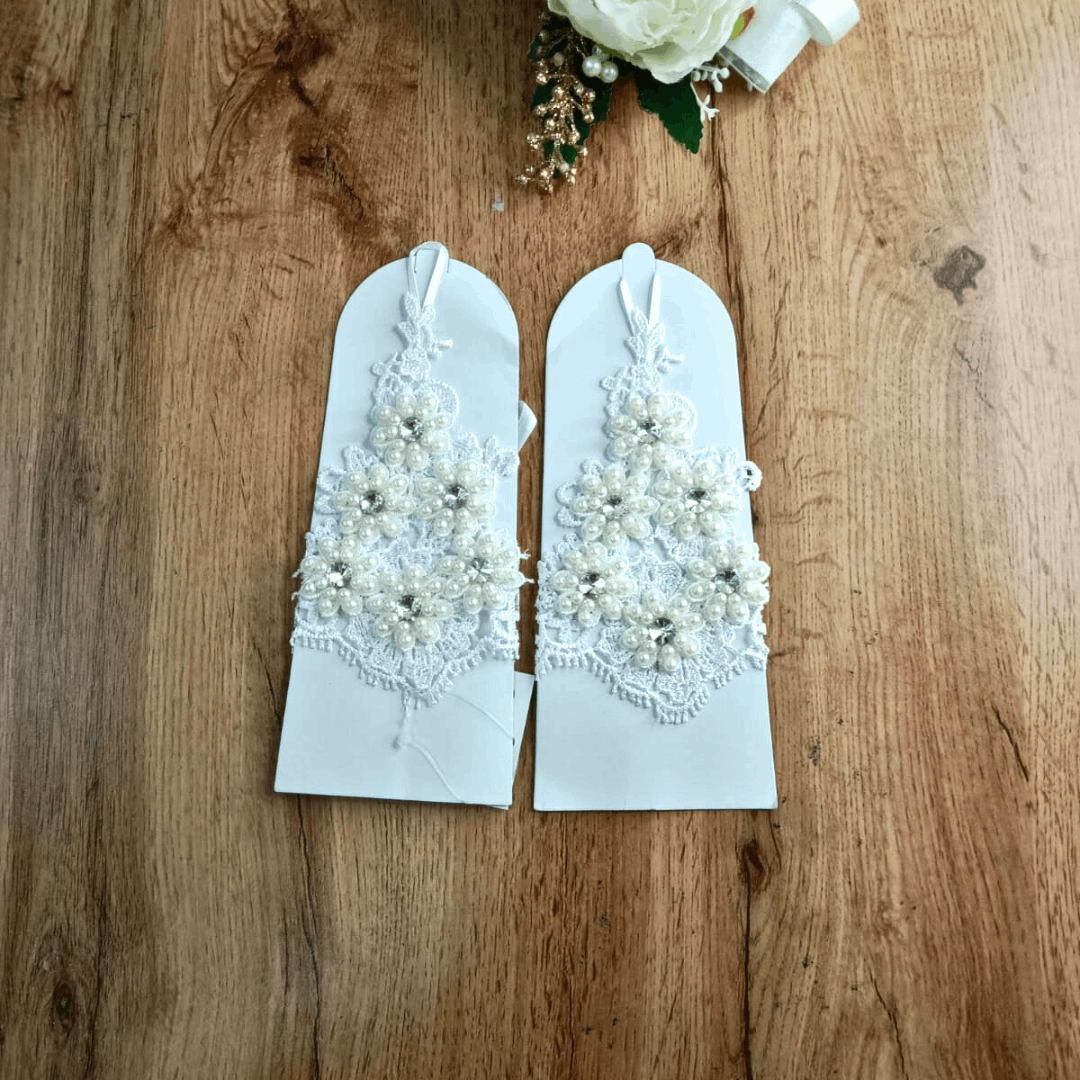 Divine Pearl weave Timeless Elegance in GownLink's Bridal Gloves G21