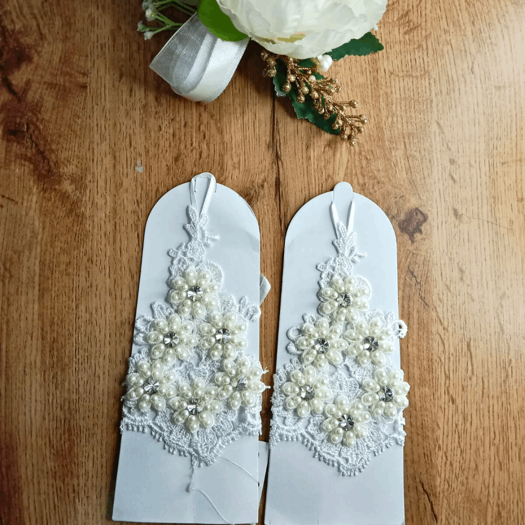 Divine Pearl weave Timeless Elegance in GownLink's Bridal Gloves G21