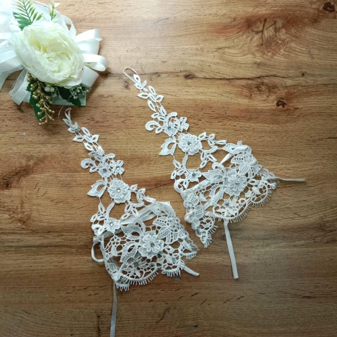 white bridal gowns with mittens Dhurki