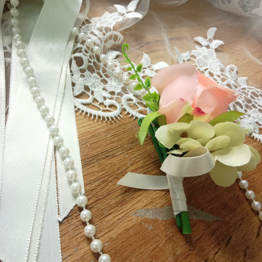 GownLink Boutonniere CF-106