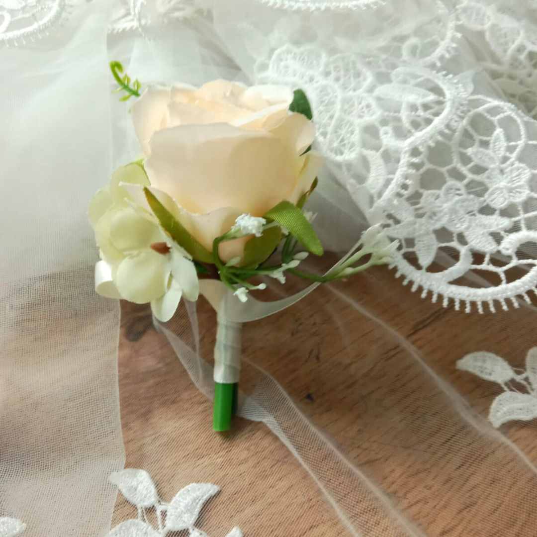 GownLink Boutonniere CF-106