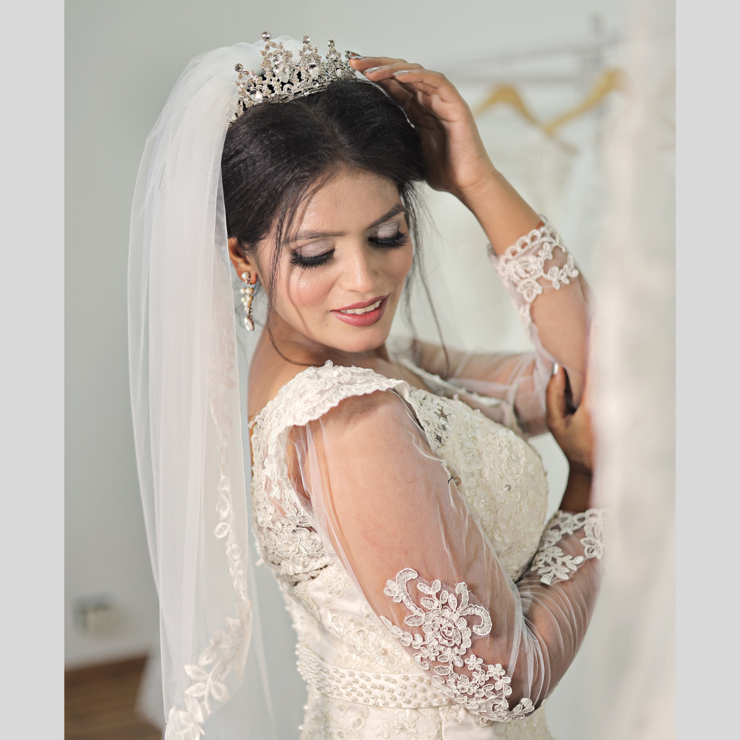 GownLink sparkle Bridal 3.5m Veil with Front-Face Layer and Comb for Christian & Catholic Weddings GLVD30S