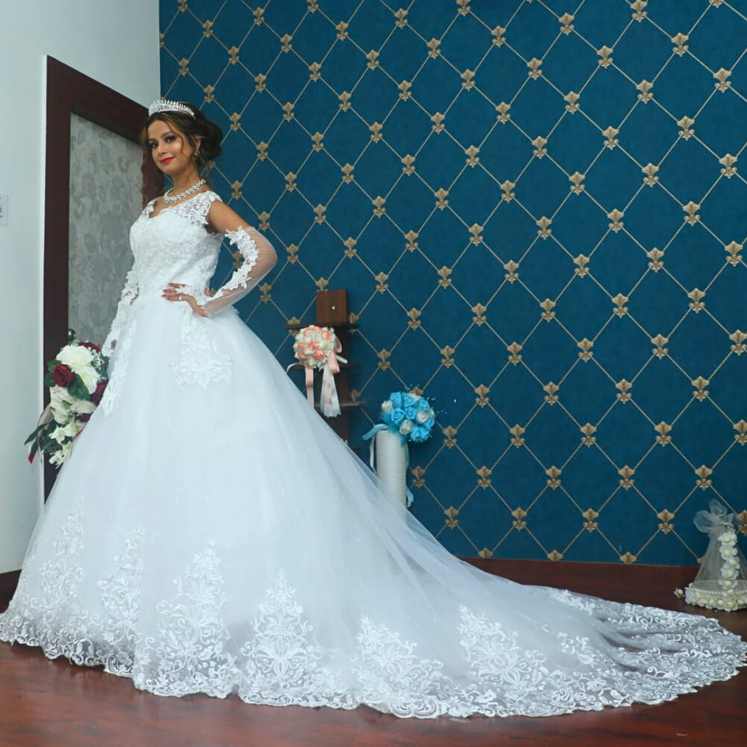 GownLink White Train Wedding Gown GLVLQD09T