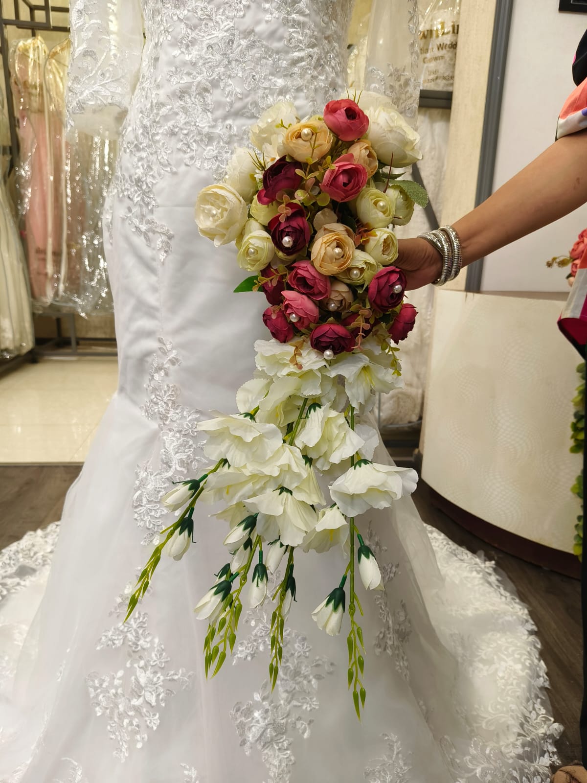GownLink's Majestic Harmony Elegant Bridal Bouquet with red and white Flowers B132