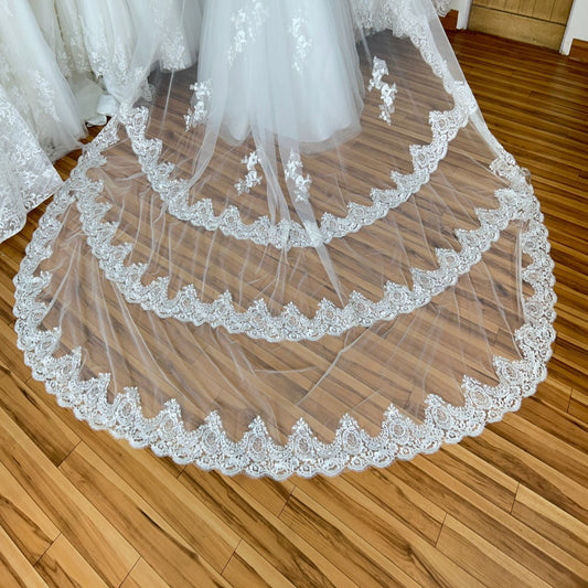 GownLink Veil with Ivory Lace Embroidery GLVAL003