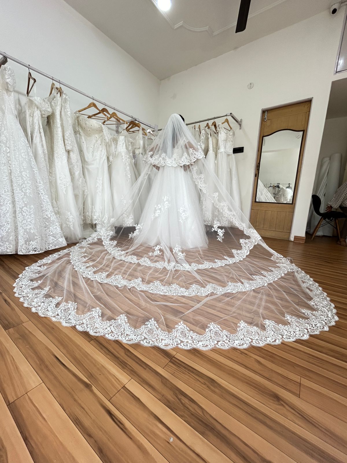 GownLink Veil with Ivory Lace Embroidery GLVAL003