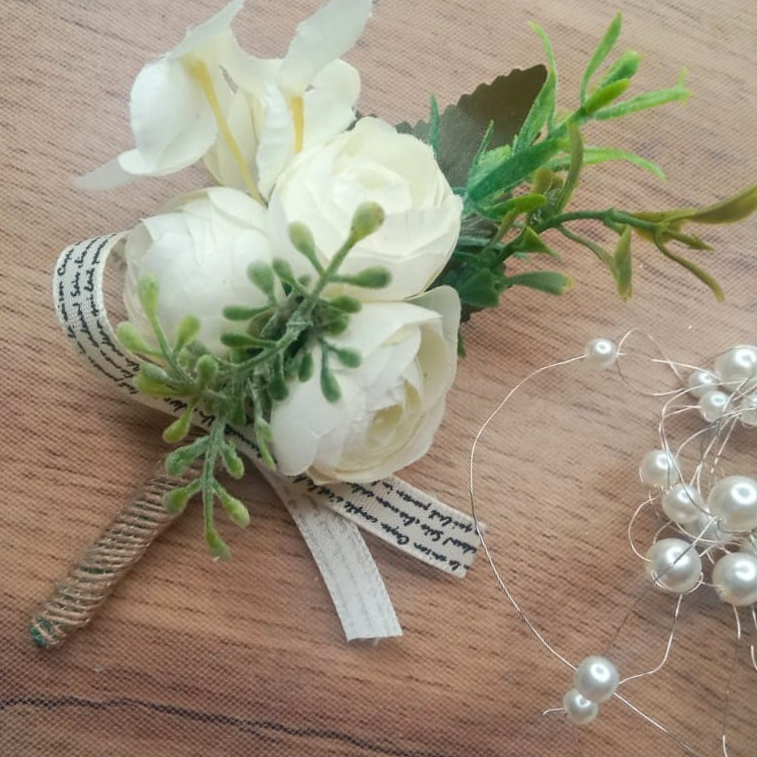 reserved hydrangea boutonniere for groom suit Dandai
