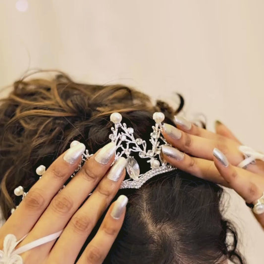 White Church Wedding Headpiece In Maharastra