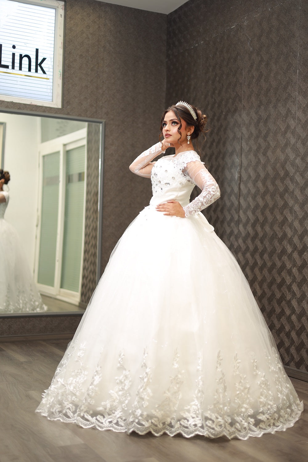 GownLink White Wedding Ball Gown with Rhinestone GLHMD16050083B