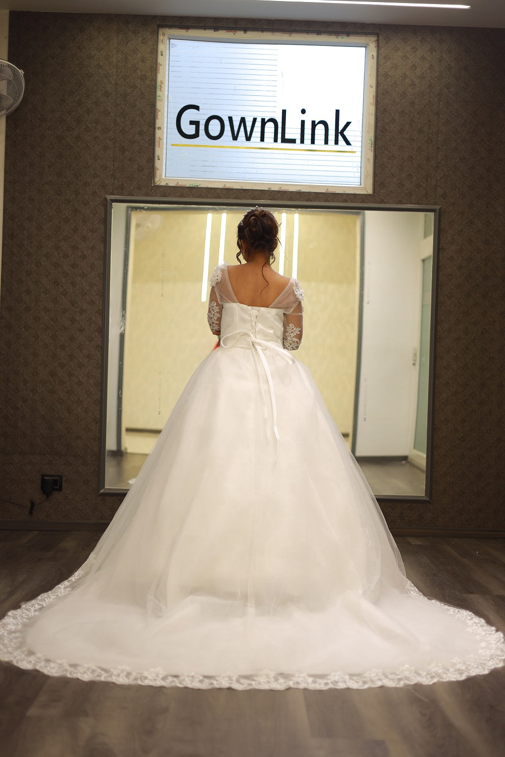 GownLink Shimmer Wedding Gown Train Dress Christian Wedding Special Gown GLYCX01T