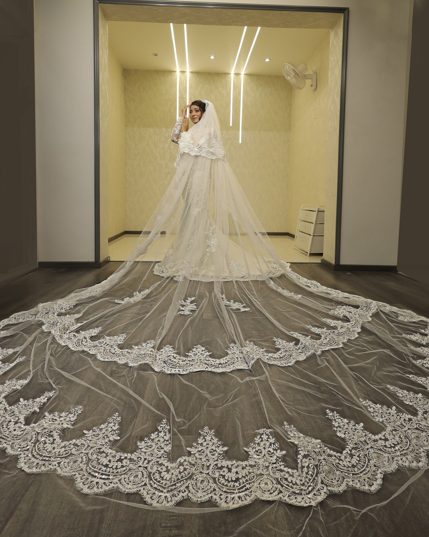 GownLink Premium Bridal Cascading Veil - 5.5mtr Long & 130inch Wide for Christian & Catholic Wedding GLVAL038W