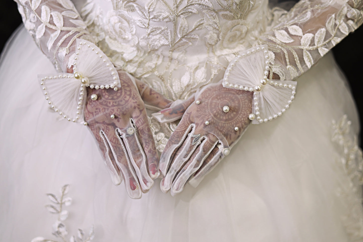 GownLink Bridal Gloves with Bow, and Lustrous Pearl Beads G112