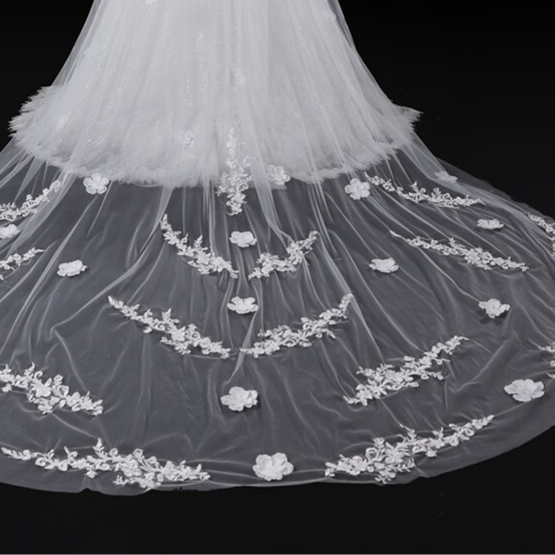 Long veil with flowers and Patches