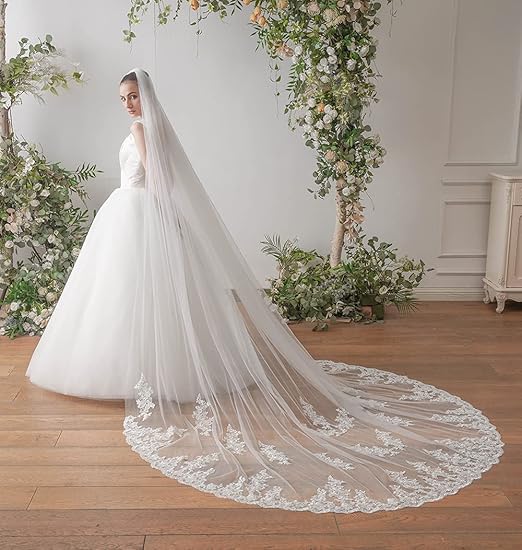 GownLink Long 3.5 mtr Bridal Veil With Attached Comb GLVL21
