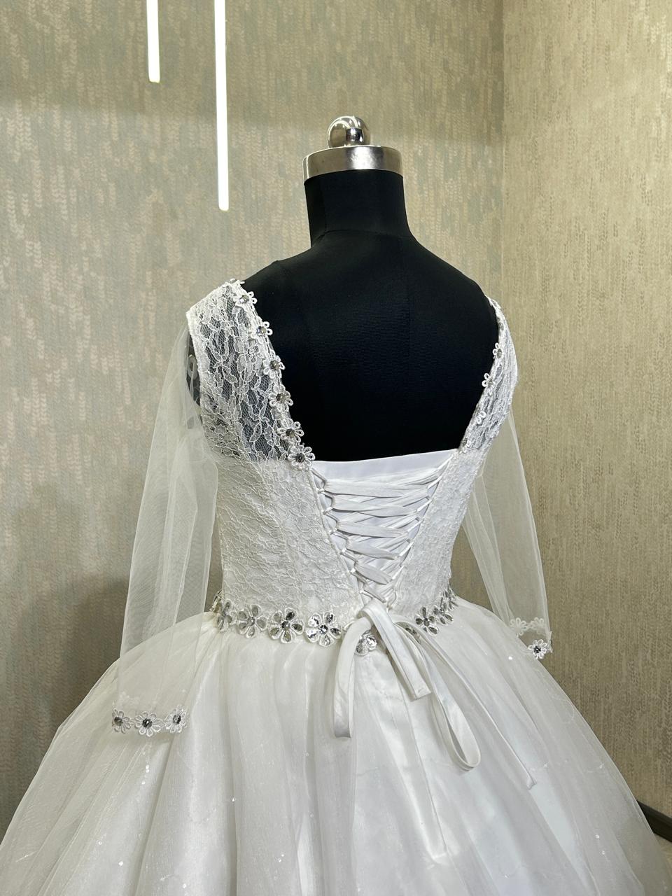 white-lace-long-wedding-gown-with-full-sleeves-Amaravati