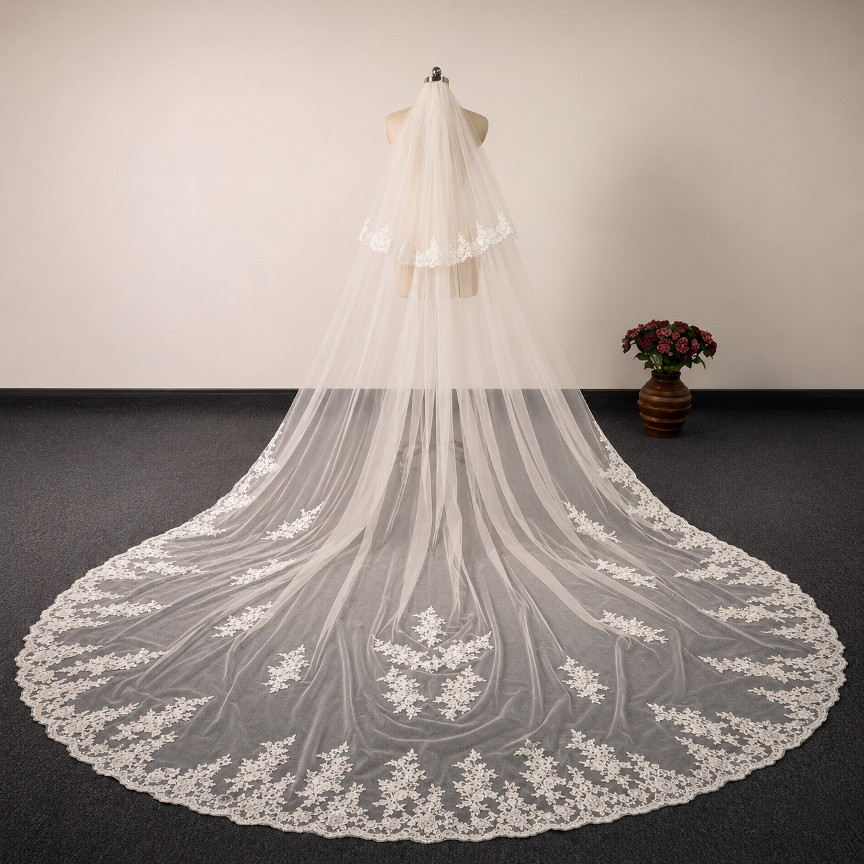 GownLink Long 3.5 mtr Bridal Veil With Attached Comb GLVL21