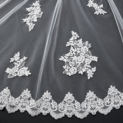 Close-up of lace edge detail on Long Bridal Veil — GownLink GLHL53