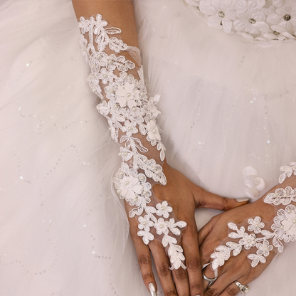 Long white wedding gloves for church in Lucknow

 