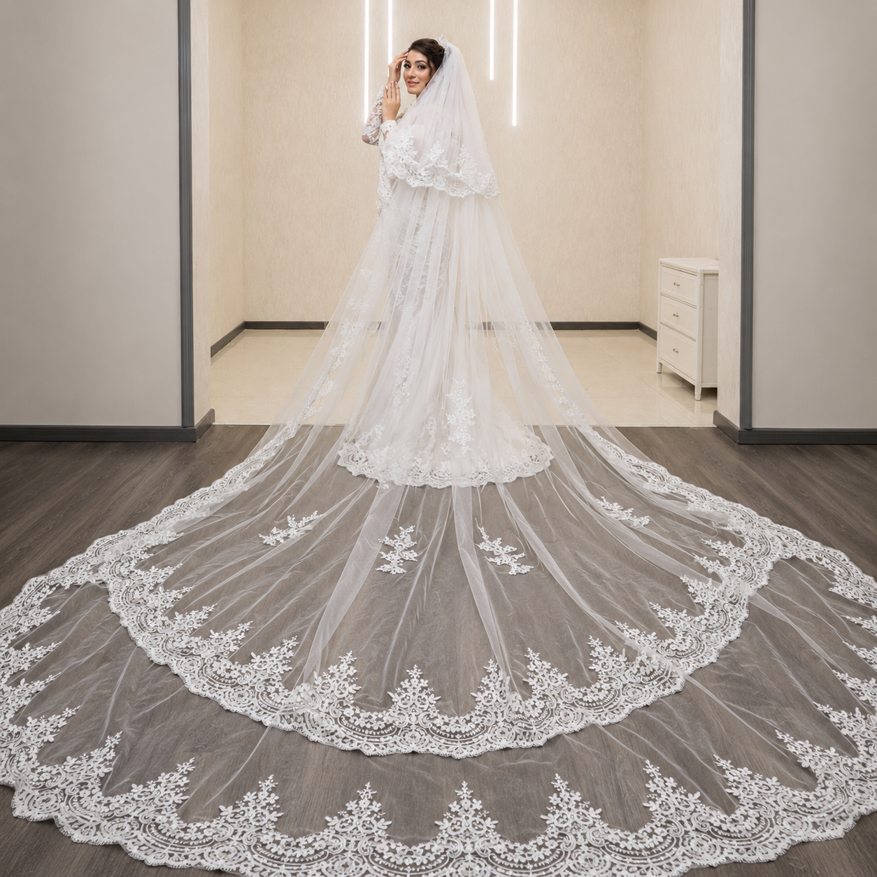 Close-up of lace edge detail on Long Bridal Veil — GownLink GLVAL038W