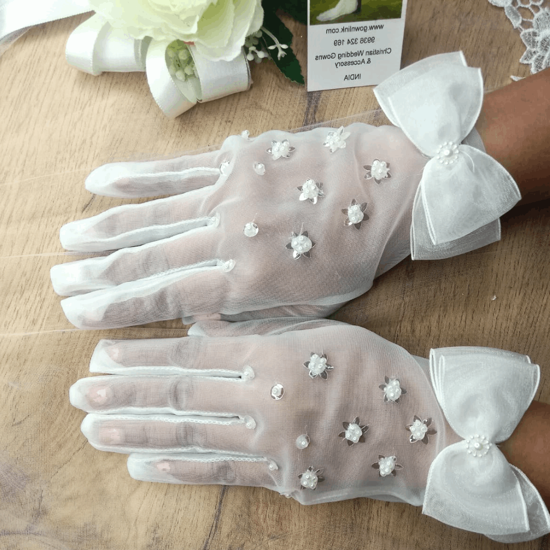 Add a touch of glamour to your evening events, with the glove's allure elevating your appearance.