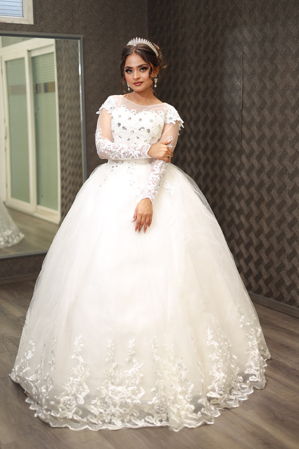 GownLink White Wedding Ball Gown with Rhinestone GLHMD16050083B