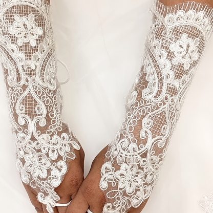 White wedding gloves for Christian bride in Madhya Pradesh