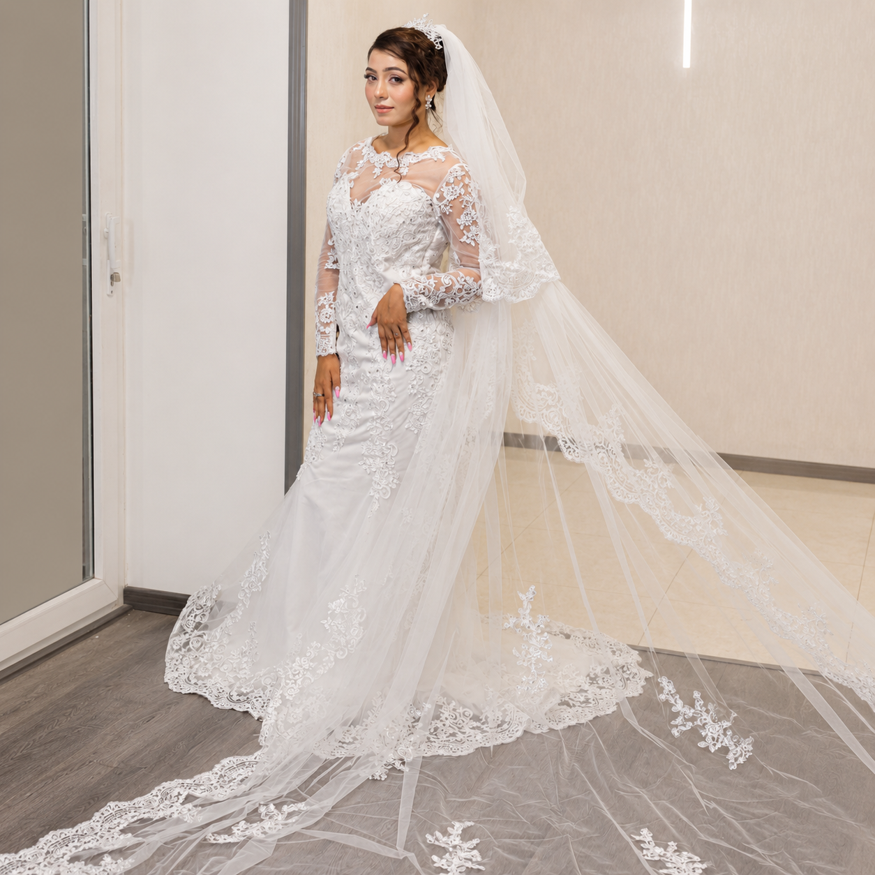 Side view of Long Bridal Veil with comb attachment visible — GownLink GLVAL038W