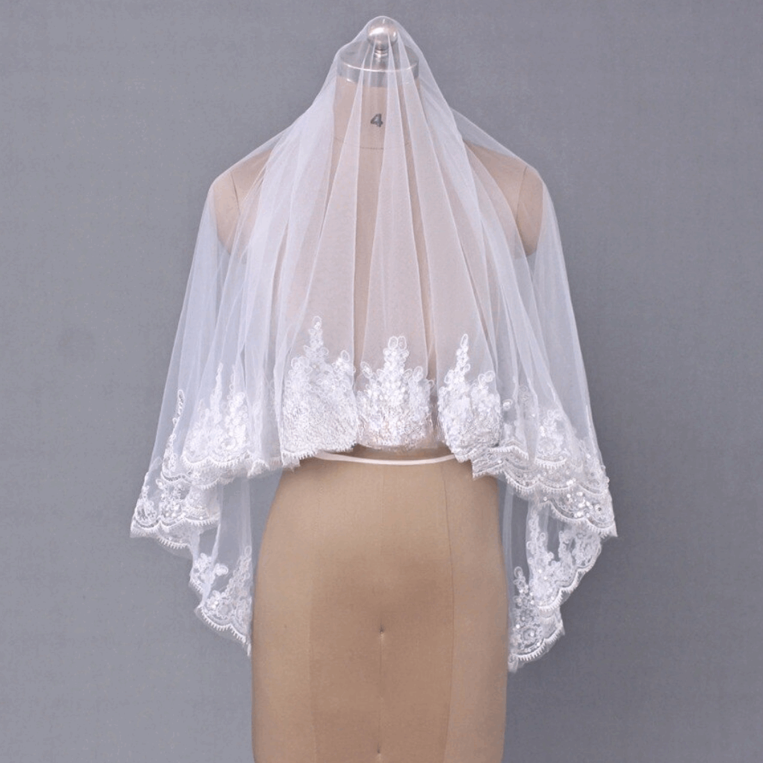 Enchanting Elegance  GownLink's  Exquisite Short 1.5mtr Bridal Veil With Comb adorned in Sequined Splendor GLV20