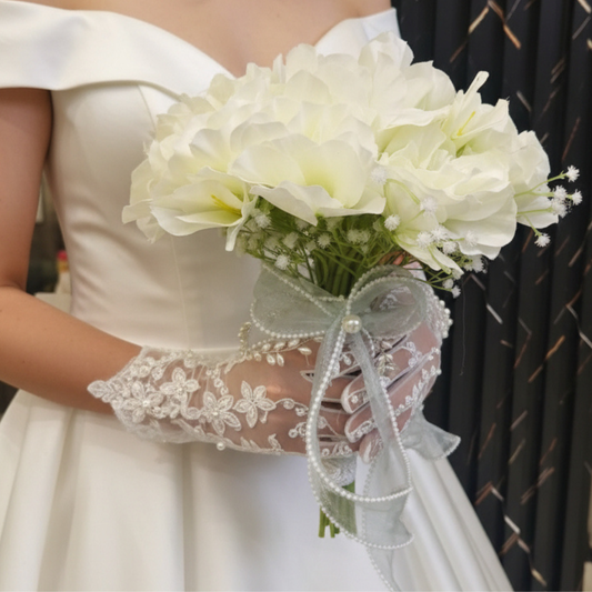 GownLink White color Bridal Bouquet B-64