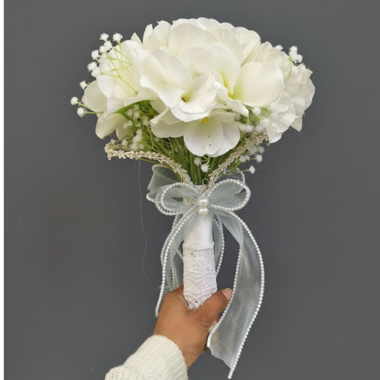 GownLink White color Bridal Bouquet B-64