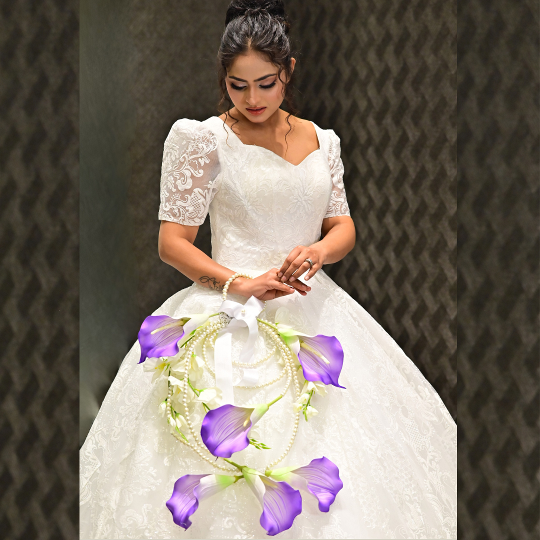 GownLink White and green color Bridal Bouquet B-59-1