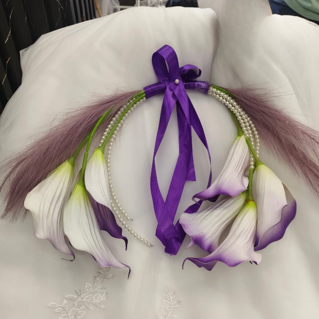GownLink's Majestic Harmony Elegant Bridal Bouquet with Flowers B-Tulip