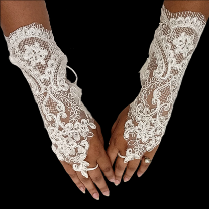 Detail of accessories in Bridal Combo Set — GownLink HSD189