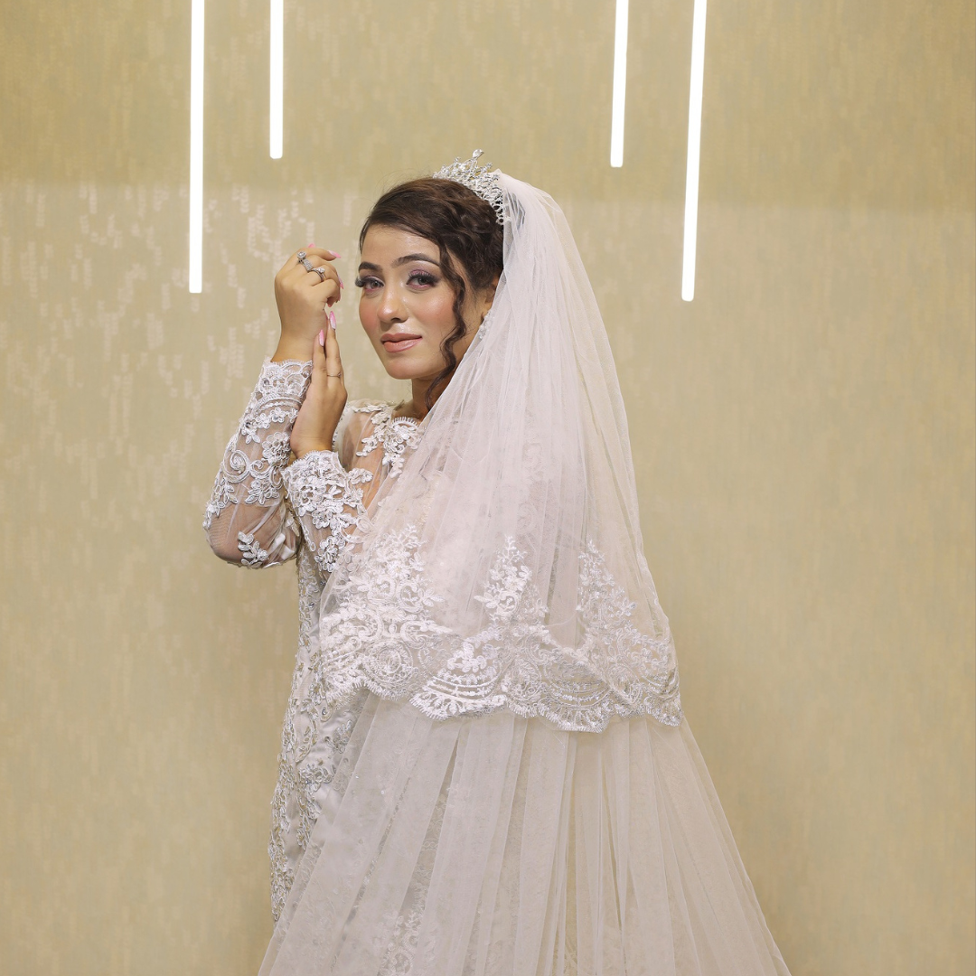 GownLink Premium Bridal Cascading Veil - 5.5mtr Long & 130inch Wide for Christian & Catholic Wedding GLVAL038W