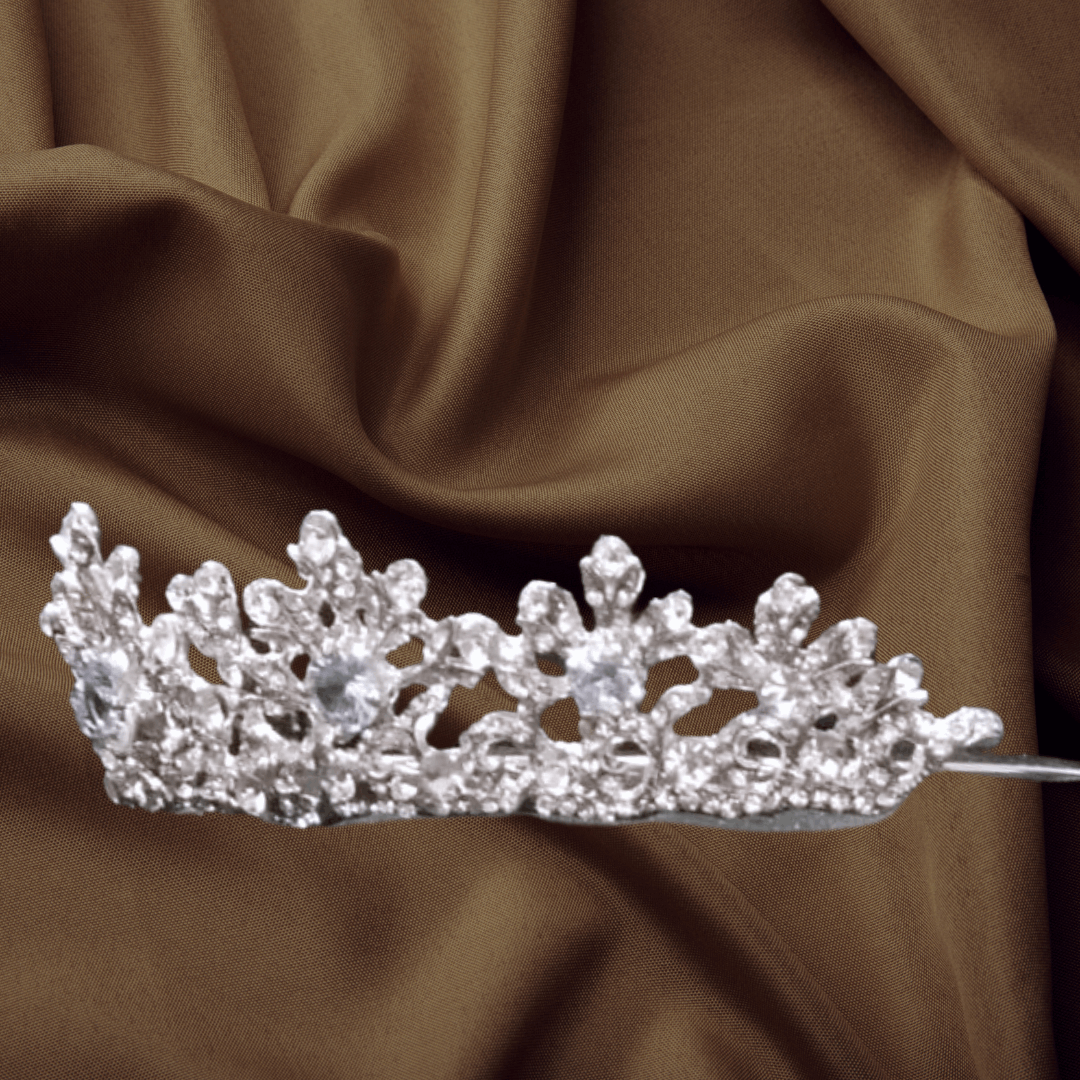 Captivating Charisma GownLink's Ultimate Luxurious Bridal Crown With Exquisite Stonework C36