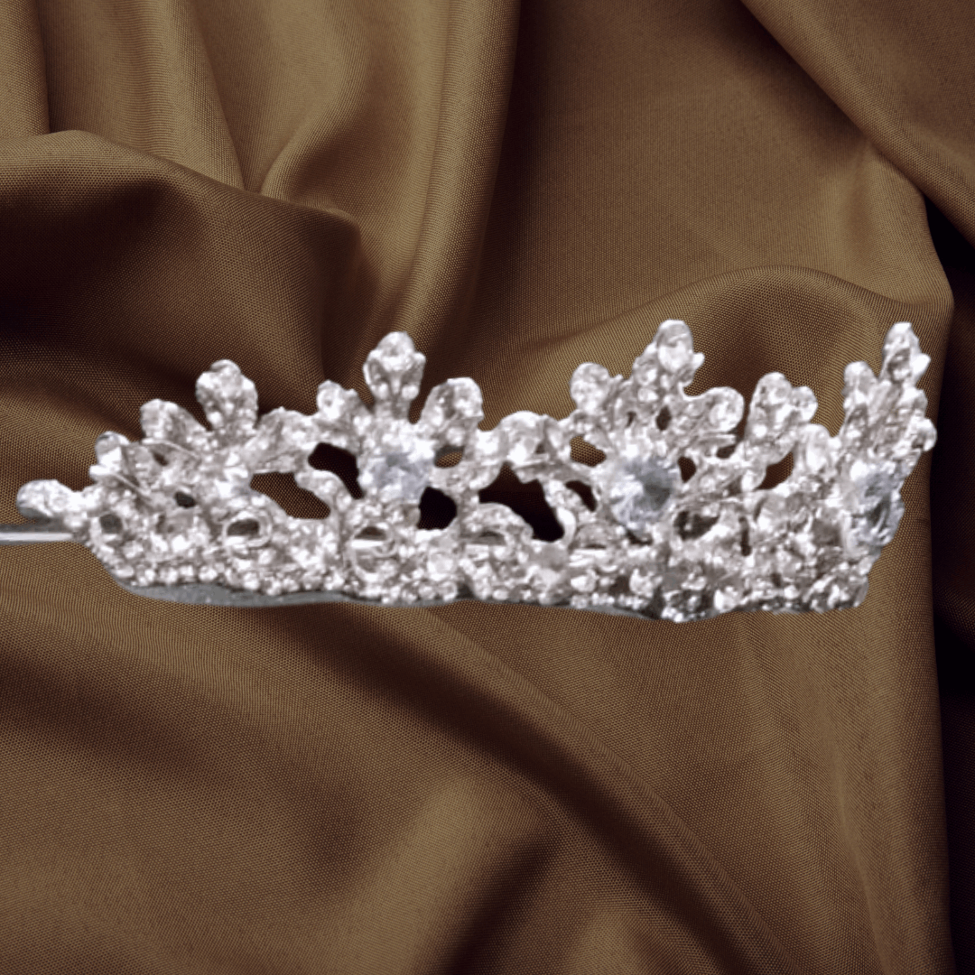 Captivating Charisma GownLink's Ultimate Luxurious Bridal Crown With Exquisite Stonework C36