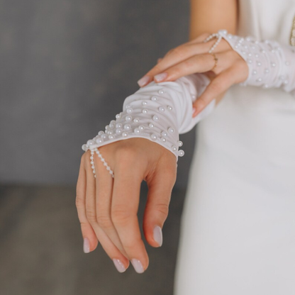 GownLink white Bridal Gloves for Wedding G-40