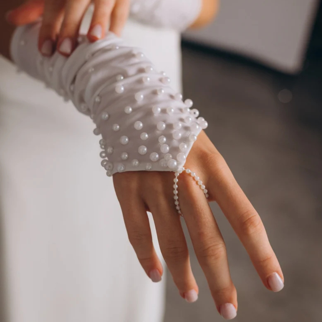 GownLink white Bridal Gloves for Wedding G-40