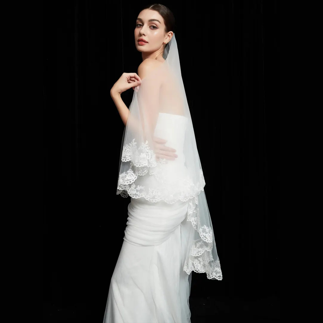 GownLink Long Elegant Bridal Veil, Embellished with Lacework and Comb GLSVL1800