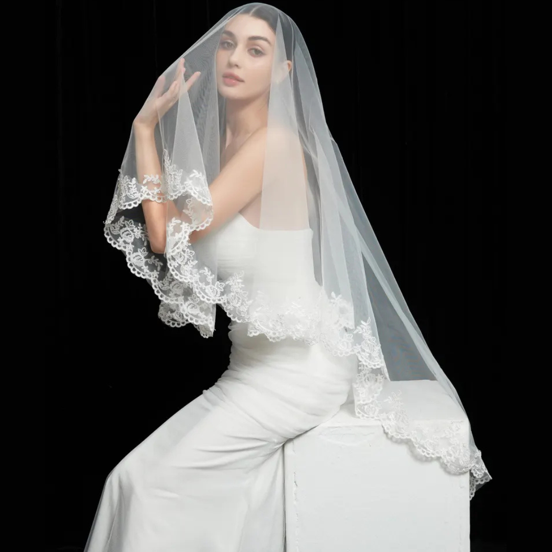 GownLink Long Elegant Bridal Veil, Embellished with Lacework and Comb GLSVL1800