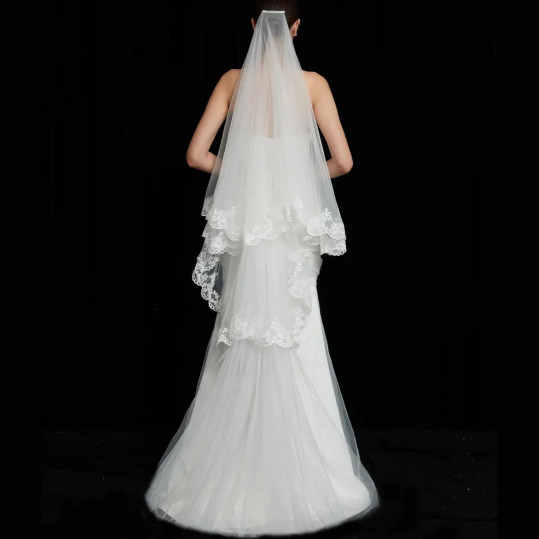 GownLink Long Elegant Bridal Veil, Embellished with Lacework and Comb GLSVL1800