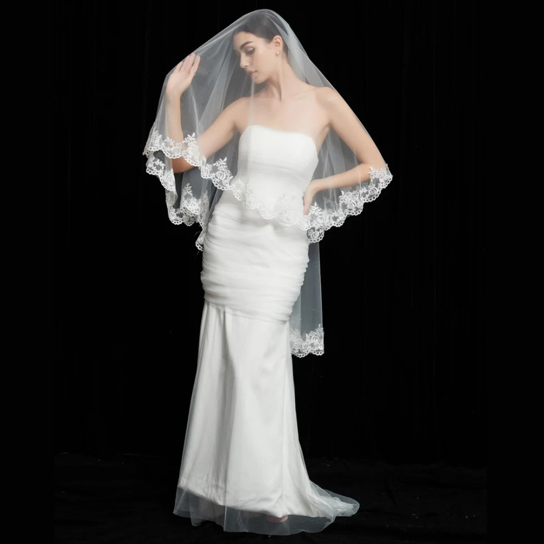 GownLink Long Elegant Bridal Veil, Embellished with Lacework and Comb GLSVL1800