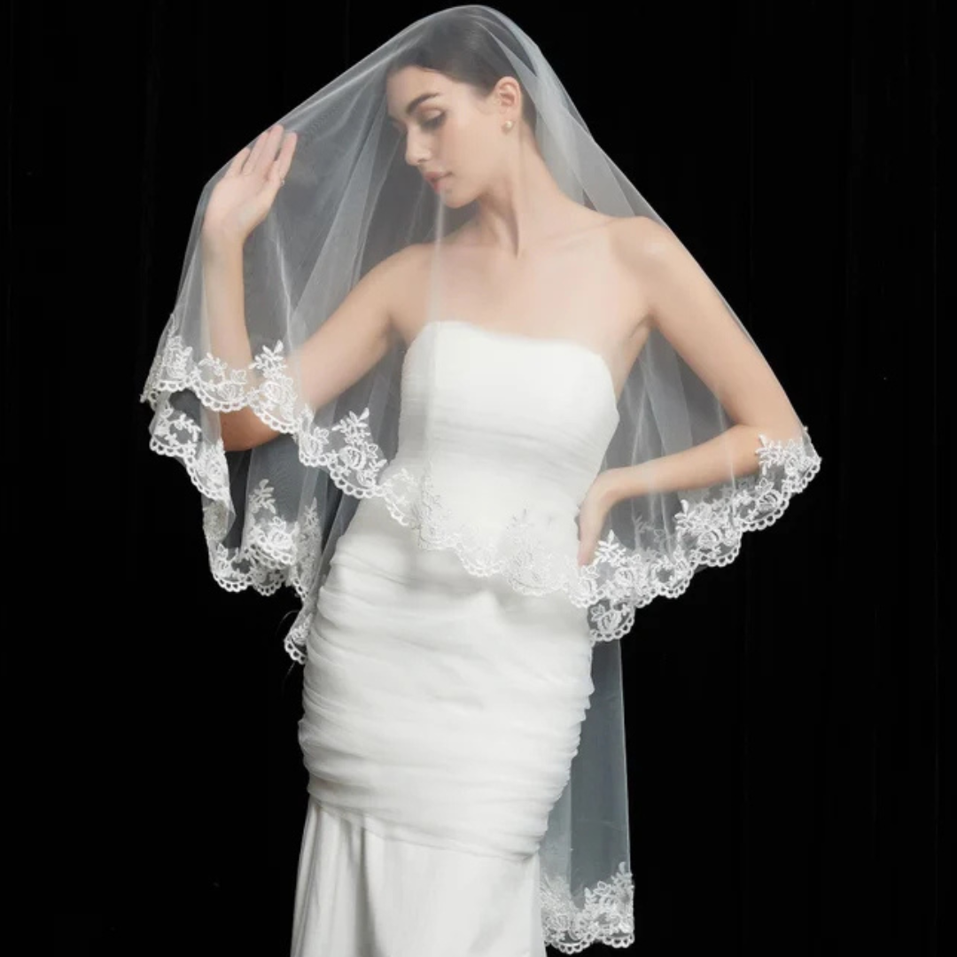 GownLink Long Elegant Bridal Veil, Embellished with Lacework and Comb GLSVL1800