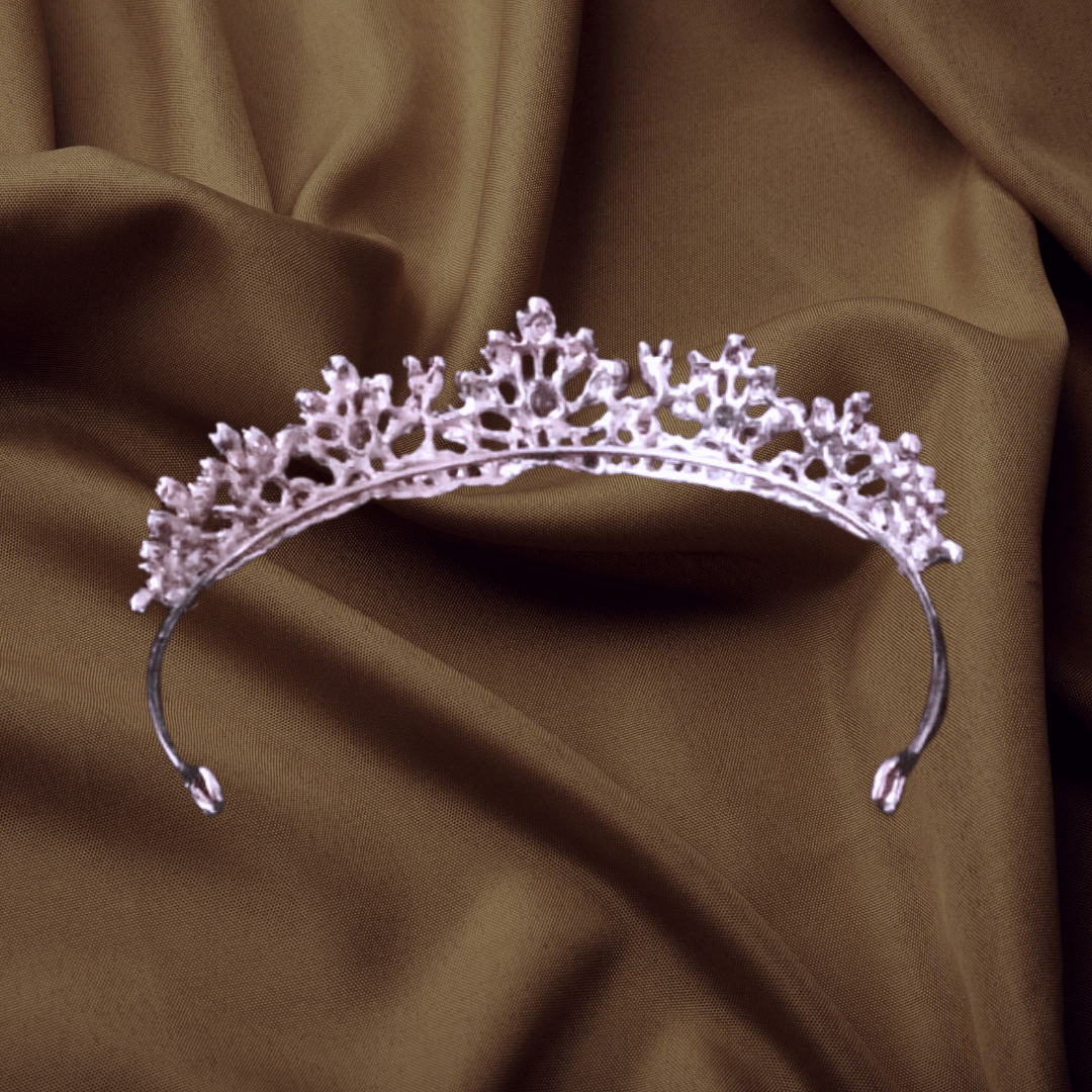 Captivating Charisma GownLink's Ultimate Luxurious Bridal Crown With Exquisite Stonework C36