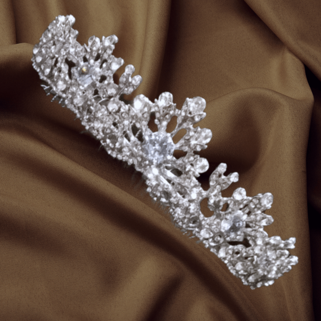 Captivating Charisma GownLink's Ultimate Luxurious Bridal Crown With Exquisite Stonework C36